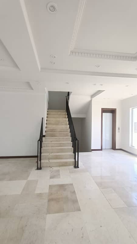 Building For Rent On Main Boulevard Gulberg 14