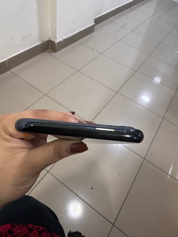 iPhone 11 Pro Max 256 gb pta approved 5