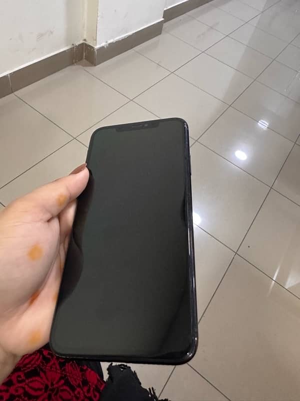 iPhone 11 Pro Max 256 gb pta approved 7