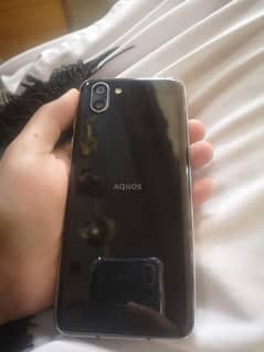 aquos R2