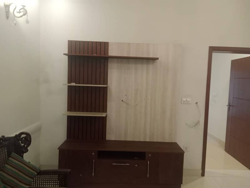 Kanal 4bed outclass upper portion is for rent in wapda town 3