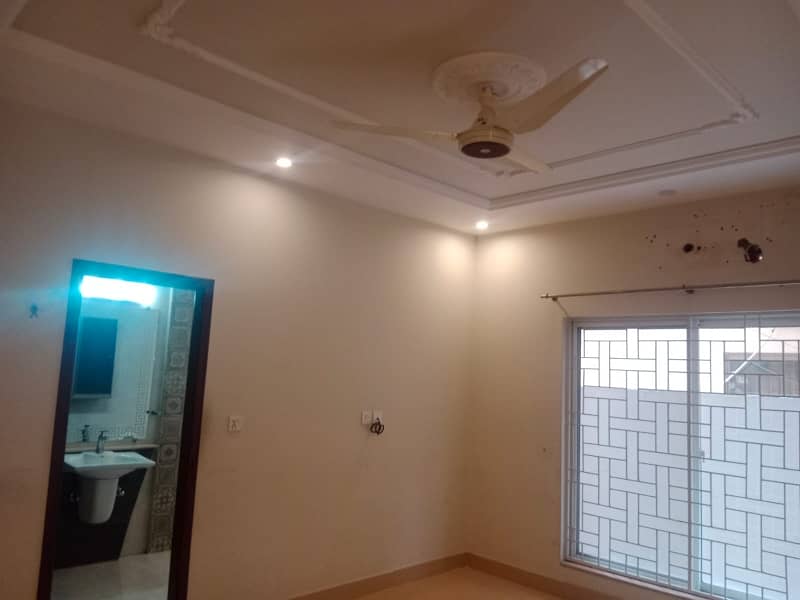 Kanal 4bed outclass upper portion is for rent in wapda town 5