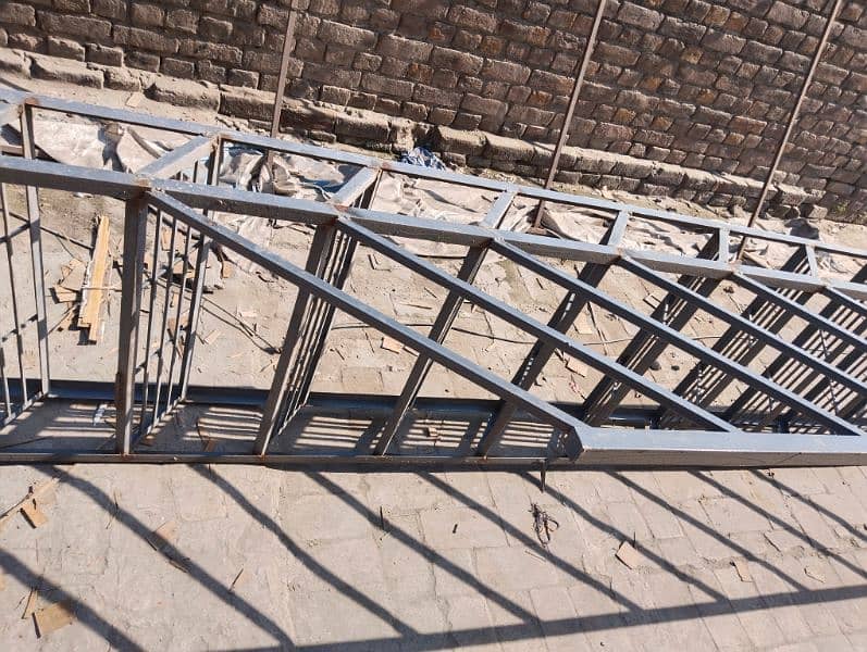 Iron stair Heavy material like new 2