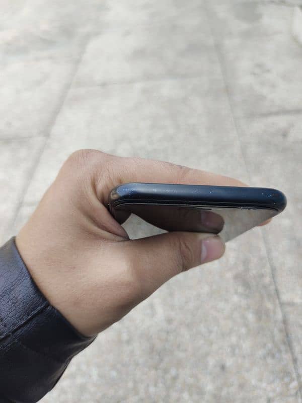 Iphone XR Non-Pta 64 4