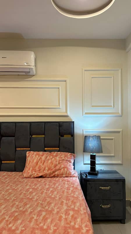 ONE BEDROOM FURNISHED APARTMENT FOR RENT IN TALHA BLOCK BAHRIA TOWN LAHORE 2