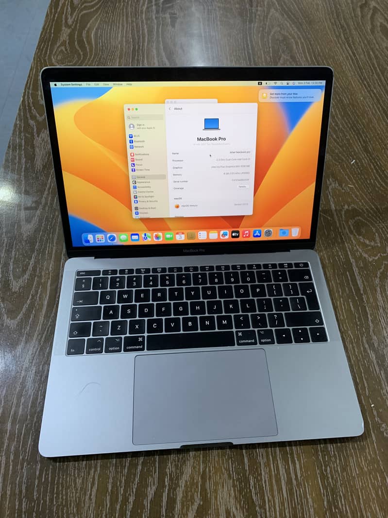 MacBook Pro 2017 (13-inch) – Core i5, 8GB RAM, 256GB SSD – Excellent 8