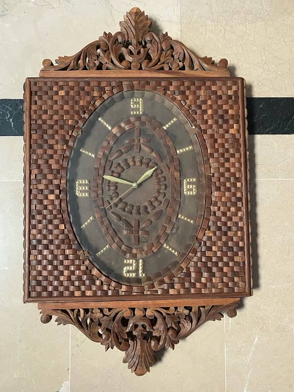 wooden wall clock 0