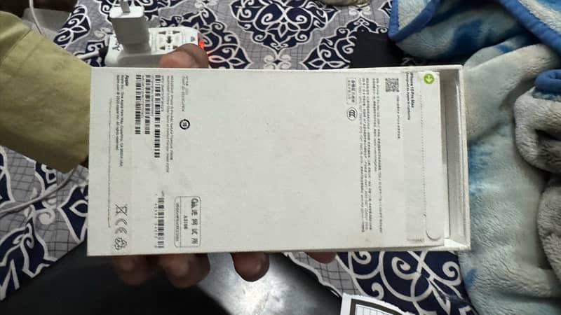 Iphone 15 pro max Non pta 1 month sim remaining 4