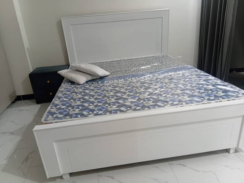 Bed/Double bed/single bed/Queen size bed/wooden beud 1