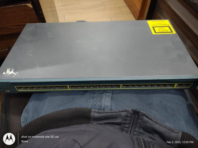 Cisco switch 2950. / 24 ports 0