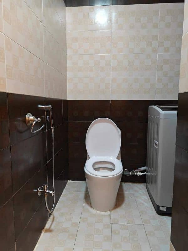 One Bed Studio Appartment Available For Rent In E11 Daily Weekly Basis 2
