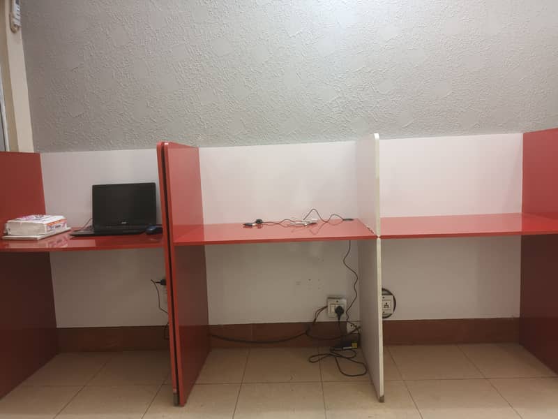 Call center / Workstation tables 2