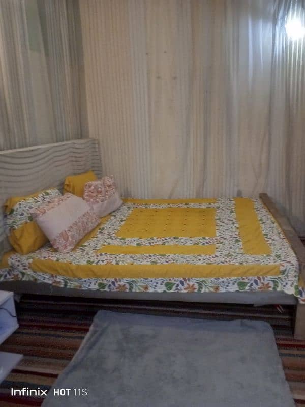 used wooden bed in reasanable price 1