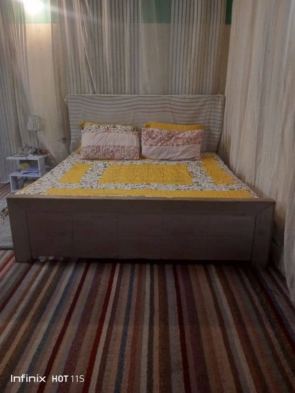 used wooden bed in reasanable price 2