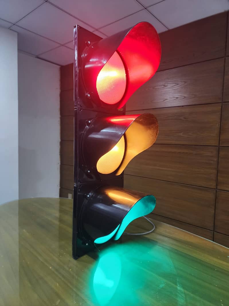 Traffic Signal Lights || Traffic Control System || Road Saftey 3