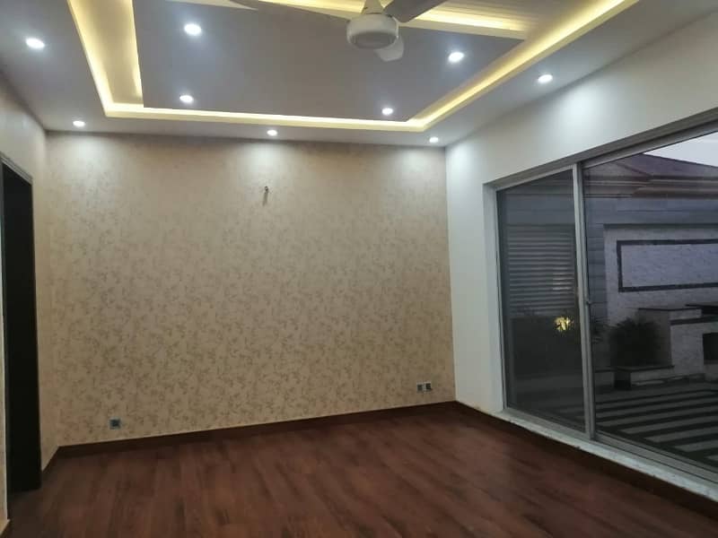 One Kanal House For Rent 9