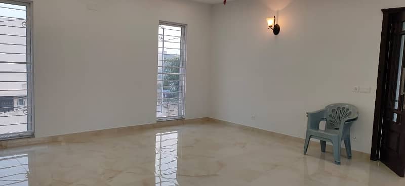 One Kanal House For Rent 23