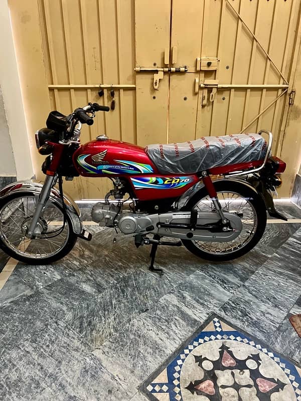 HONDA CD 70 2024 MODEL PUNJAB REGISTERED. 2