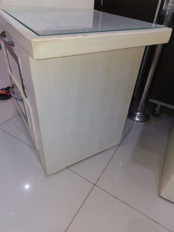 side table in good condition. 3