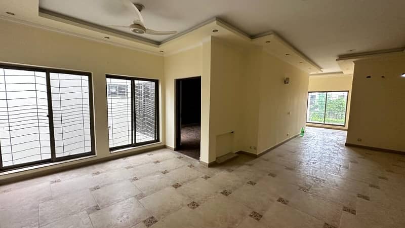 1 Kanal Commercial House For Rent 22