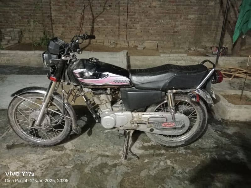 Honda 125 21 model 9/10 condition. genuine. 0