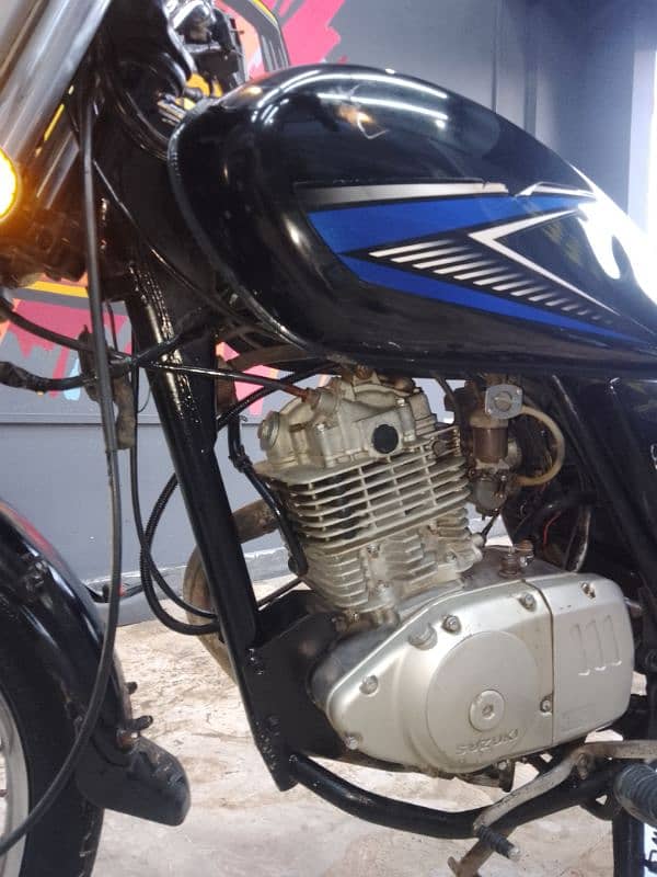 Suzuki GS 150 5