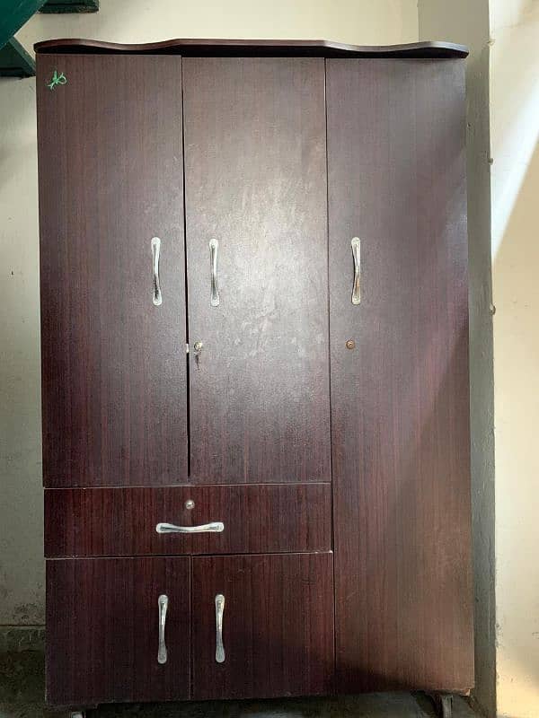 Wooden Almari Urgent Sale (Wardrobe) 0