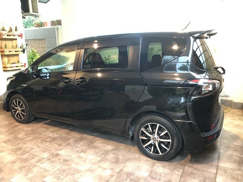 Toyota Sienta 2016 2