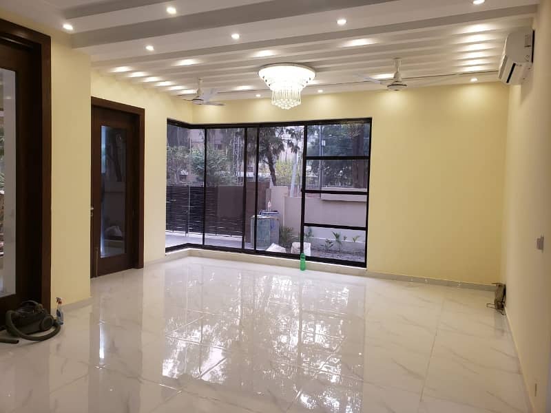 2 Kanal Commercial House For Rent 17