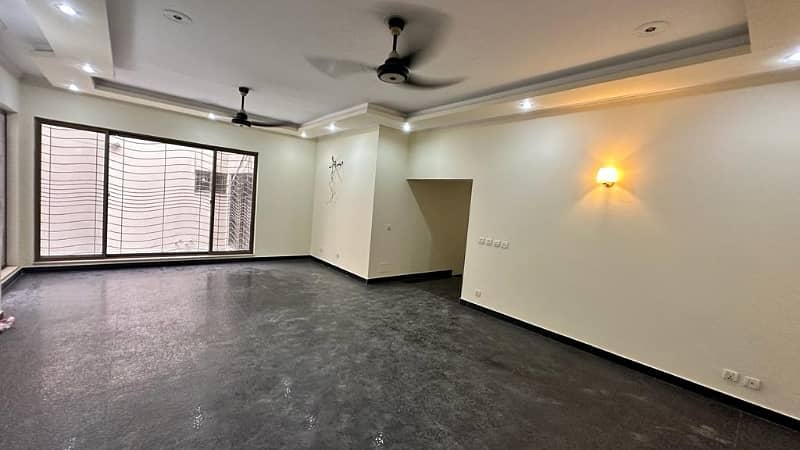 2 Kanal Commercial House Is Available For Rent 19