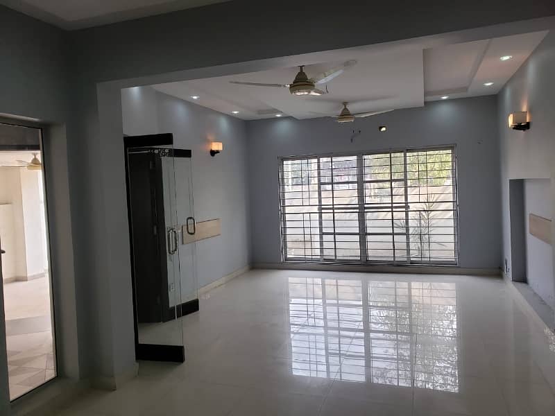 2 Kanal Commercial House Is Available For Rent 1