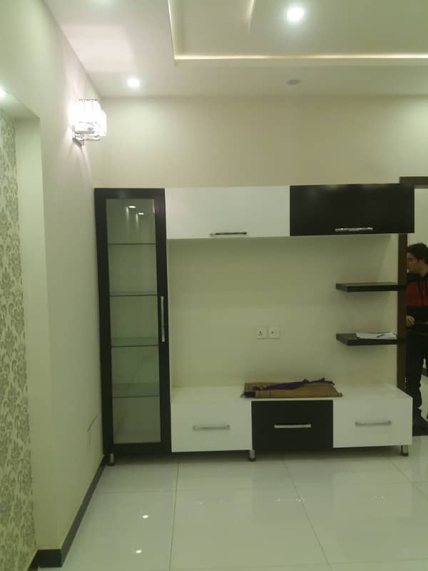 Like New 8 Marla Upper Portion For Rent In Usman Block Sector B Bahria Town Lahore 10