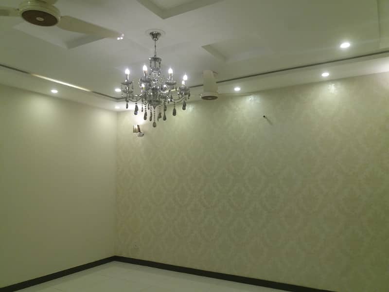 Like New 8 Marla Upper Portion For Rent In Usman Block Sector B Bahria Town Lahore 12