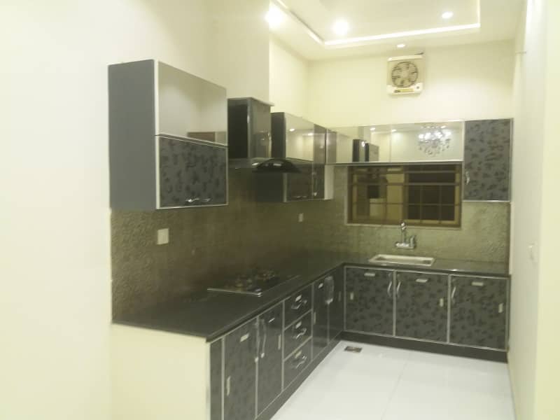 Like New 8 Marla Upper Portion For Rent In Usman Block Sector B Bahria Town Lahore 13