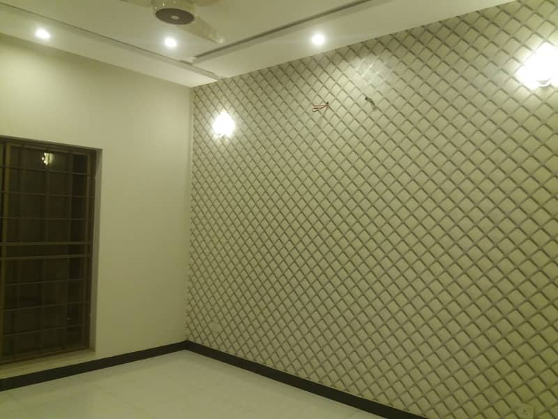 Like New 8 Marla Upper Portion For Rent In Usman Block Sector B Bahria Town Lahore 15