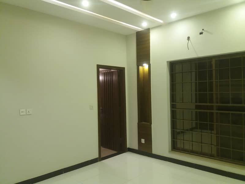 Like New 8 Marla Upper Portion For Rent In Usman Block Sector B Bahria Town Lahore 24