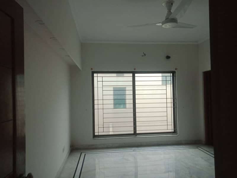 1 Kanal House Is Available For Rent 0