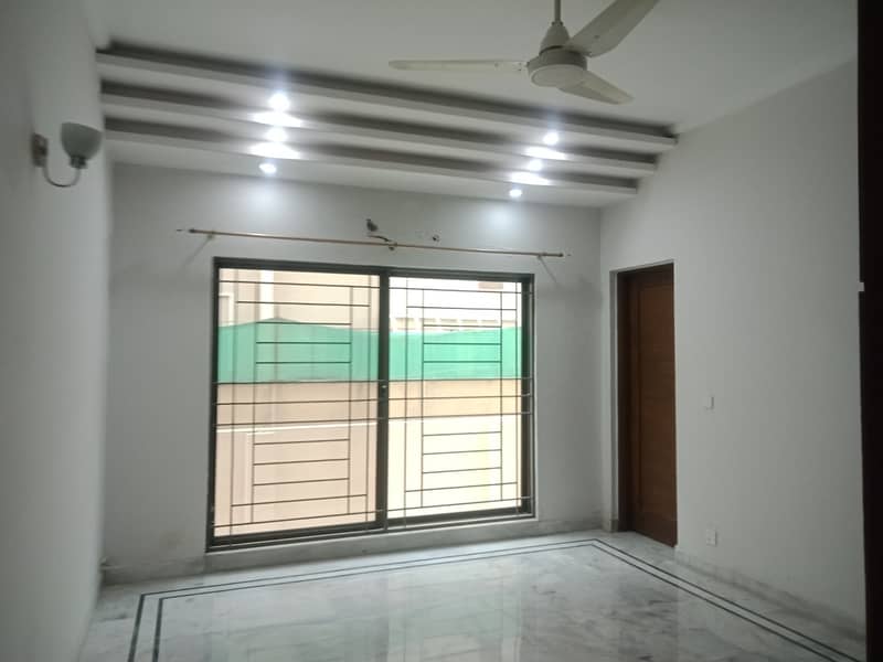 1 Kanal House Is Available For Rent 7