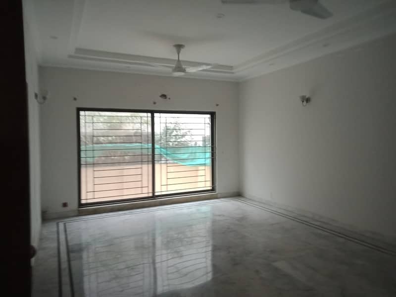 1 Kanal House Is Available For Rent 8