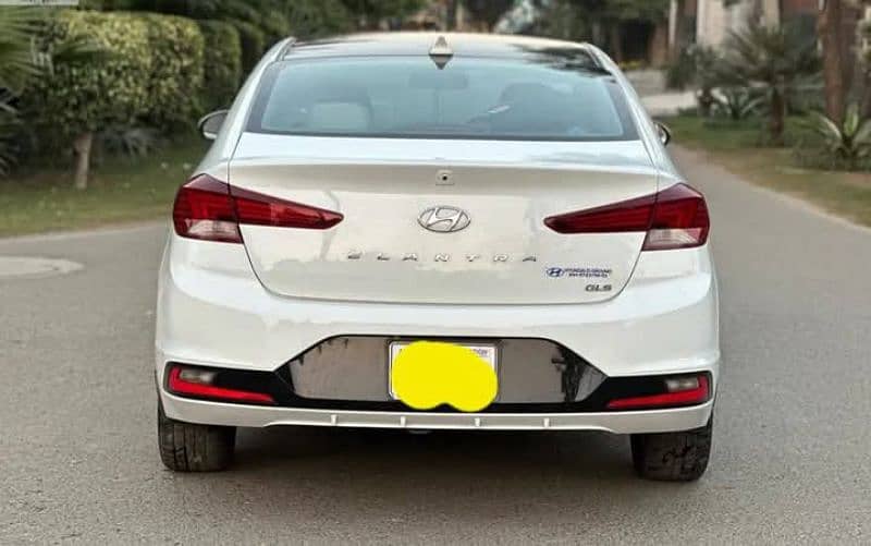 Hyundai Elantra 2022 7