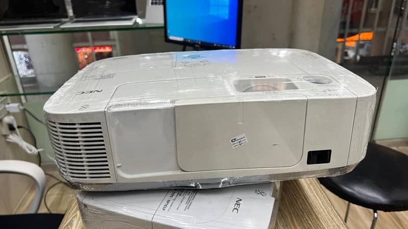 Multimeida projector ,VPS , FHD projectors 2