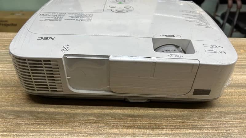 Multimeida projector ,VPS , FHD projectors 3