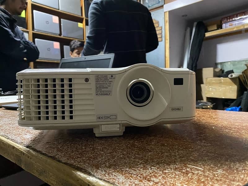 Multimeida projector ,VPS , FHD projectors 8