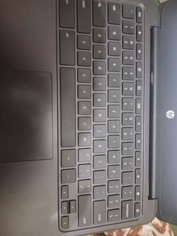 HP laptop is urgent sale 10by10 condition 5