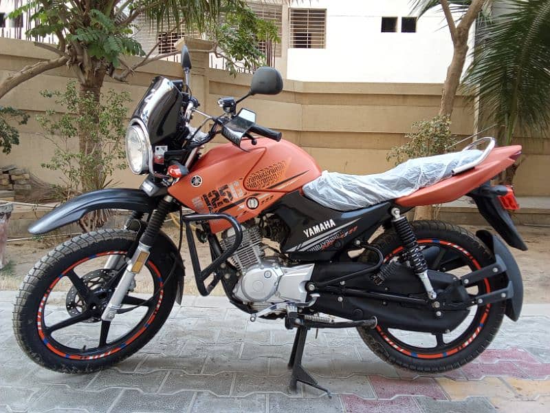 Yamaha YBR 125 G model 2024, urgent sale 1