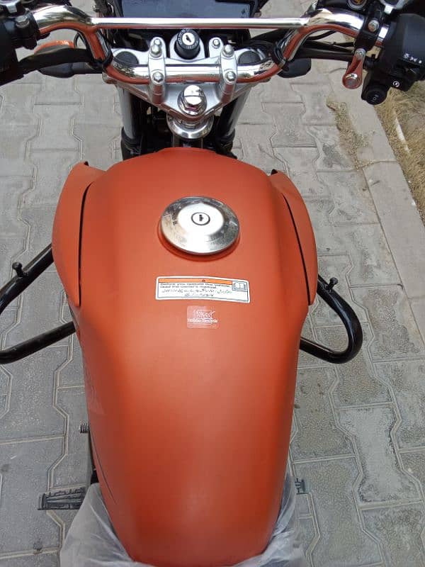 Yamaha YBR 125 G model 2024, urgent sale 6