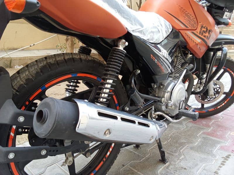 Yamaha YBR 125 G model 2024, urgent sale 12