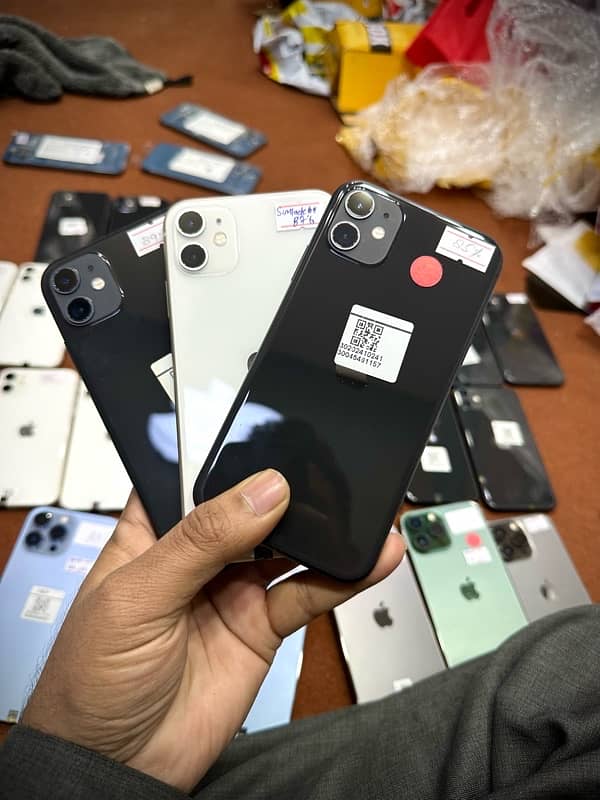 iphone 11 64gb & 128gb JV brand new stock @ IStore by farhan 4