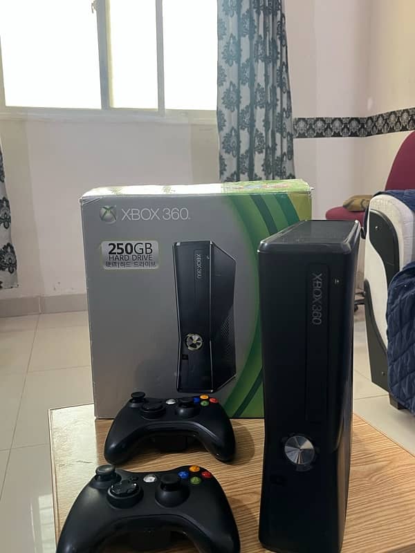 Xbox 360 Silm with 2 wireless controllers 50+ games installed 1