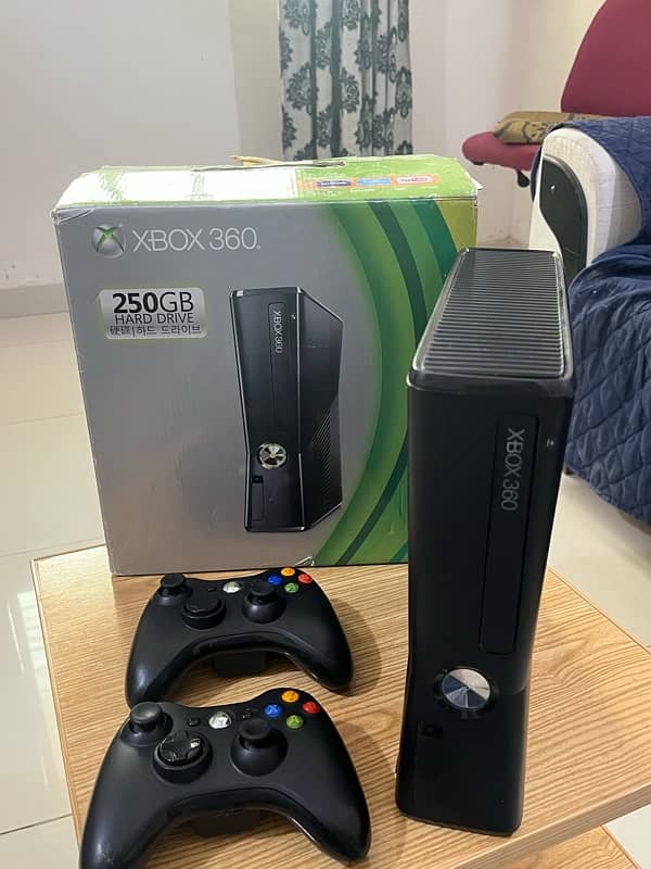 Xbox 360 Silm with 2 wireless controllers 50+ games installed 2